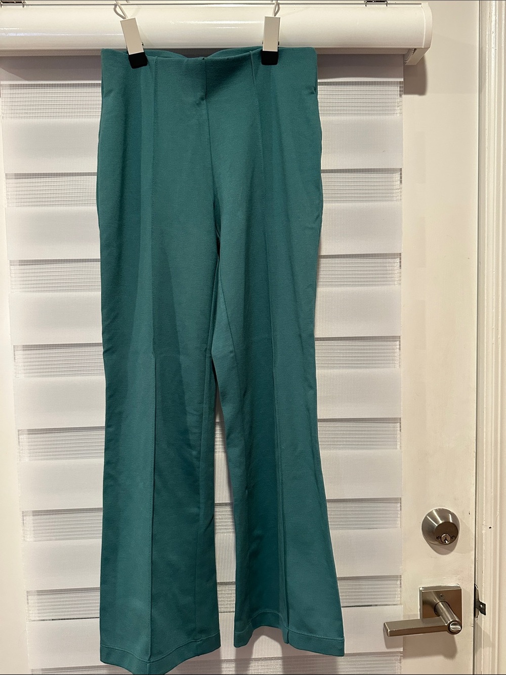 A New Day green High Rise ankle kick pant size XS.